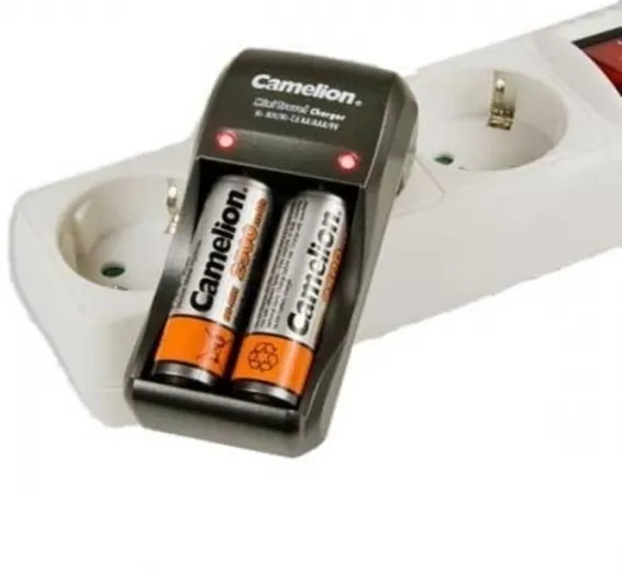 Camelion Plug-In Cell Battery Charger BC-1001A